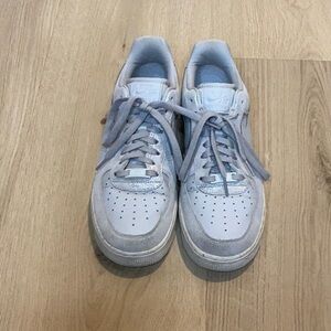 Women’s Nike Air Force 1 ´07 PRM - Size 9.5